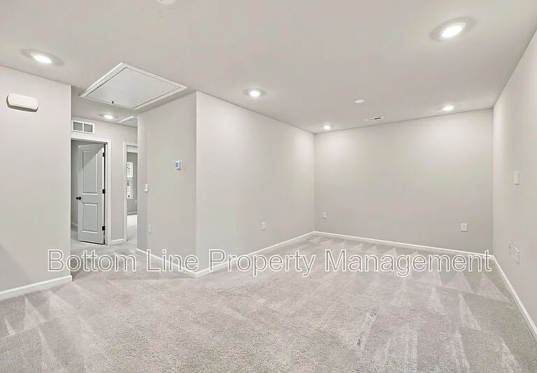 2312 Kasota Ln — Photo 27