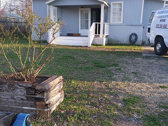 3rd image of 90 SE Lincoln Ave