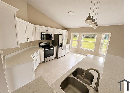 3rd image of 7335 SE 26th Dr