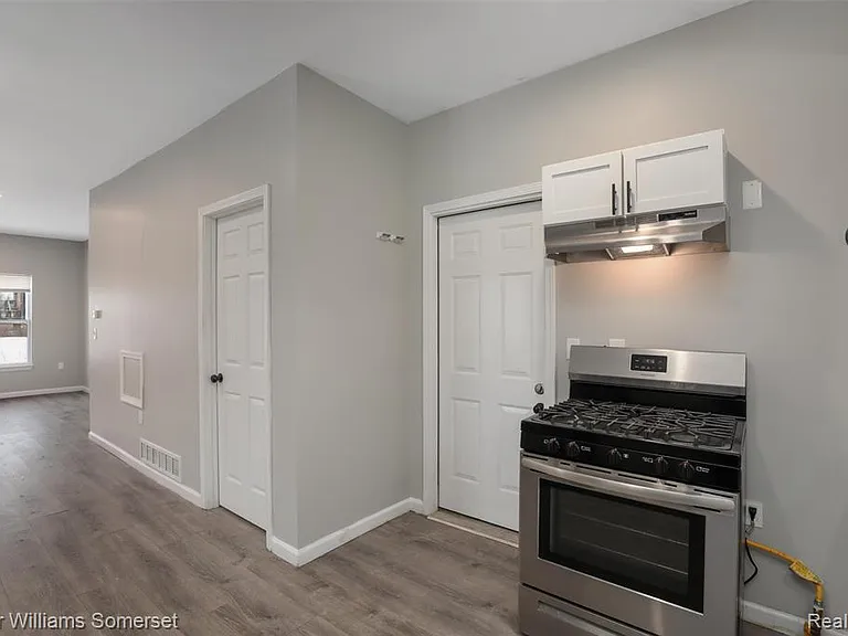 1119 Custer St — Photo 11