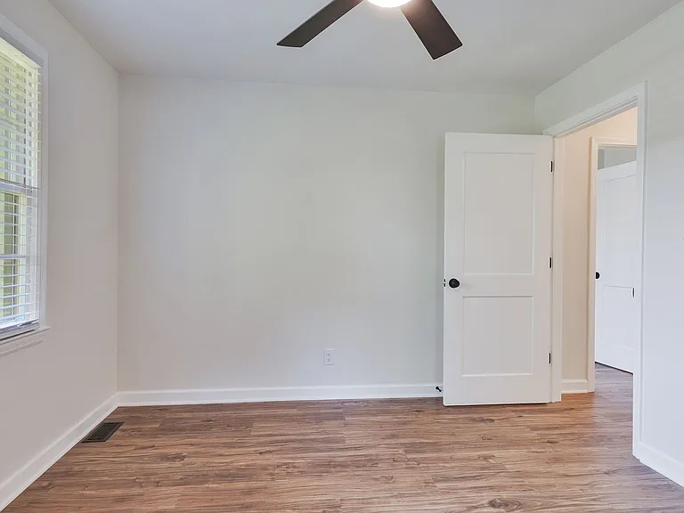 116 Westview Blvd — Photo 10