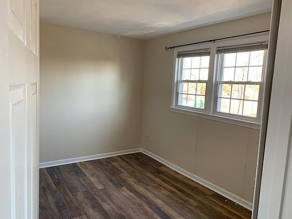 3rd image of 41 Davis Ave APT 2