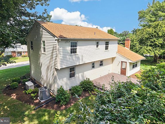 3rd image of 600 Brecknock Dr