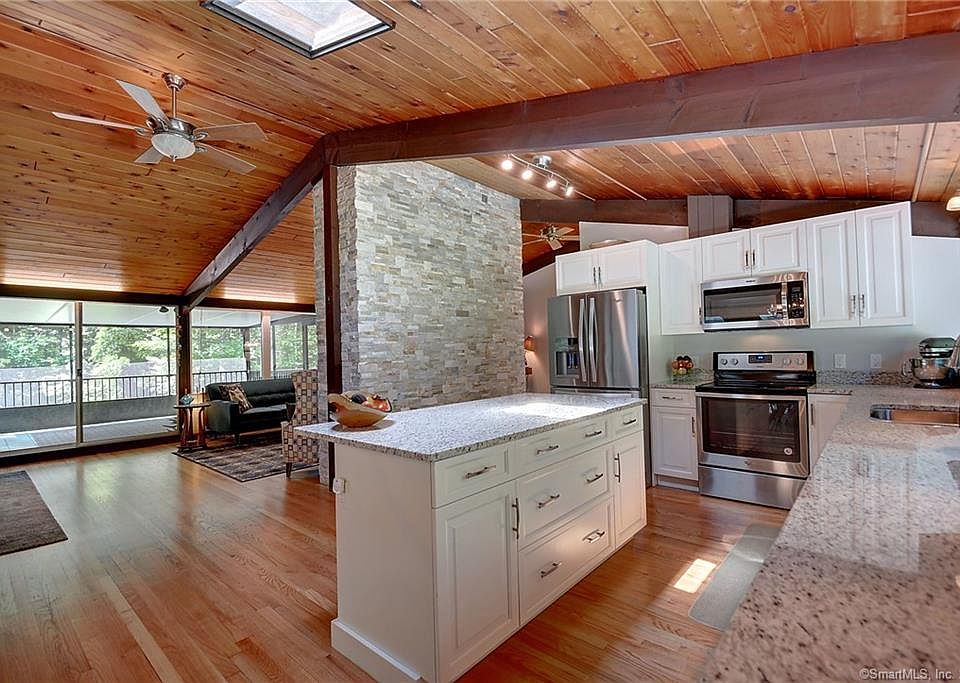 1st image of 100 Brookhaven Dr