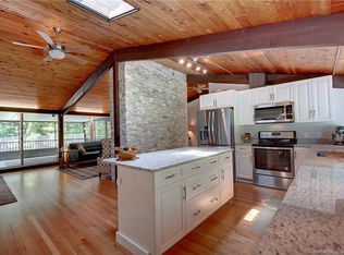 100 Brookhaven Dr, Glastonbury, CT 06033