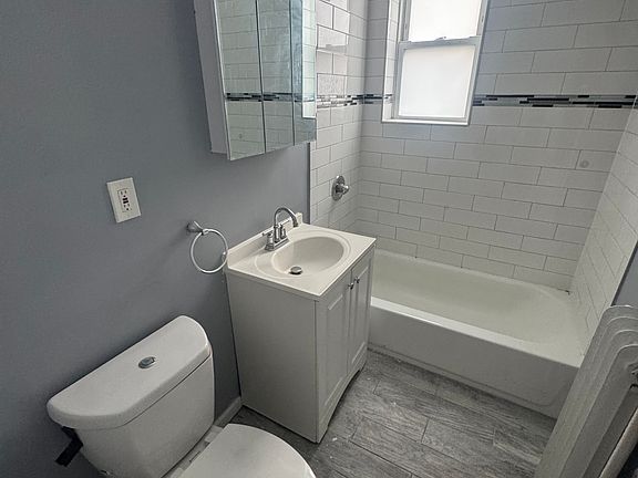 3rd image of 251 Lafayette Ave APT 12