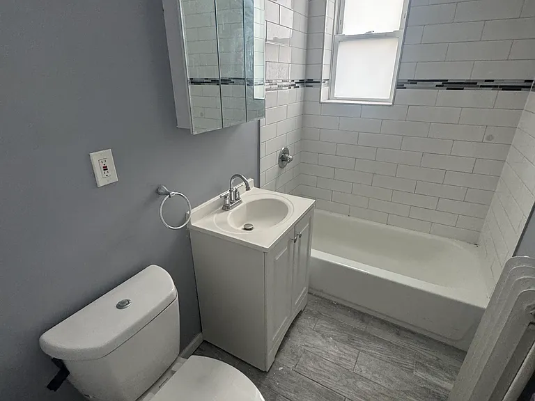 251 Lafayette Ave #12 — Photo 3