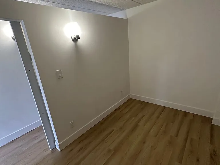 283 Maclaren St — Photo 14