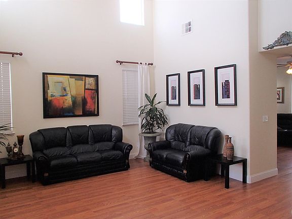 2nd image of 1485 Valley Glen Dr
