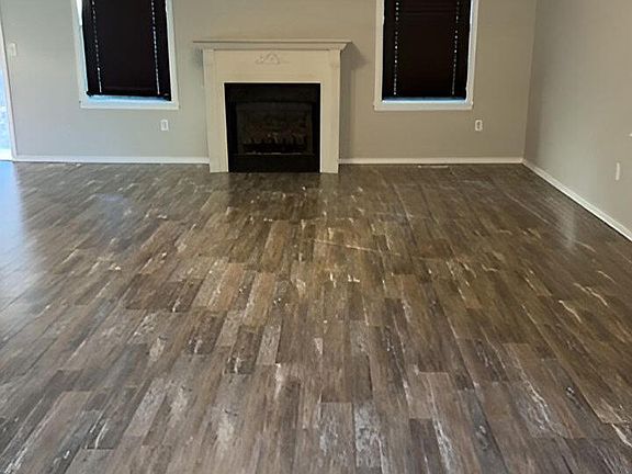 3rd image of 204 N Maplecrest Drive