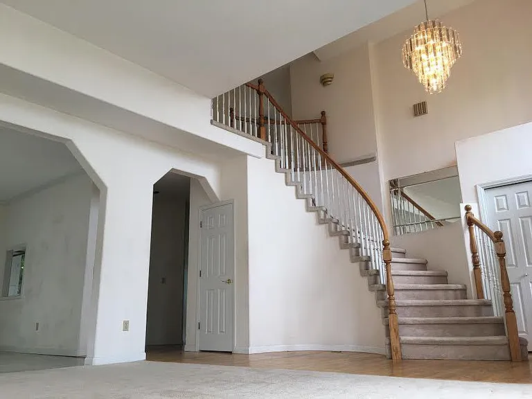 7673 SW Millerglen Dr — Photo 3