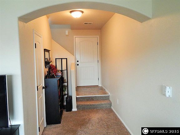 4th image of 1351 Meadow Ln