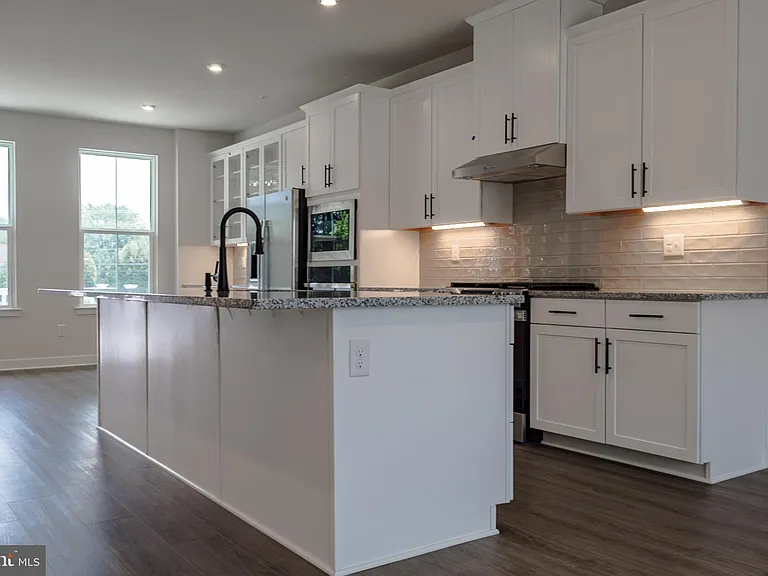 6 Foxwood Dr — Photo 10