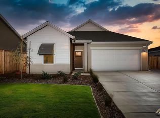 9607 Silver Falls Ln, Shafter, CA 93263