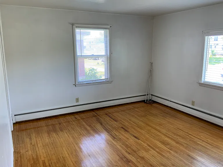 1006 Broadway St — Photo 41