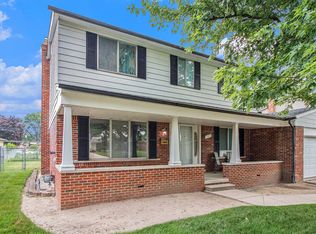 11447 Canterbury Dr, Sterling Heights, MI 48312