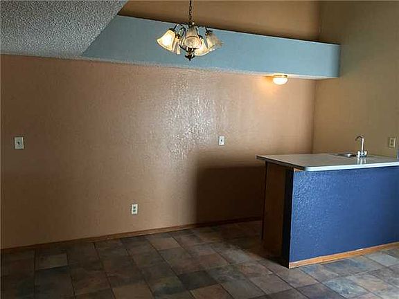 5th image of 3504 Blue Grove Ln #A