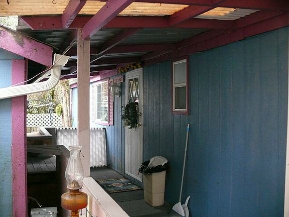 4th image of 159 Camelot Dr