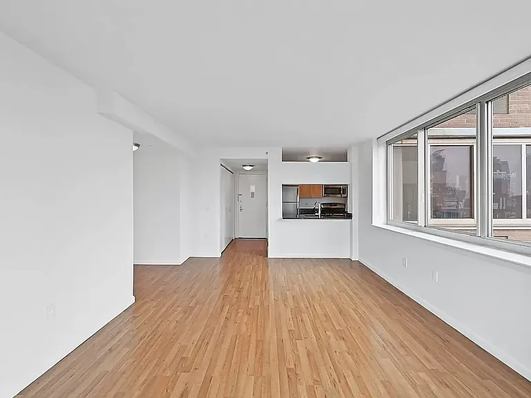 57 W 38th St #7 — Photo 3