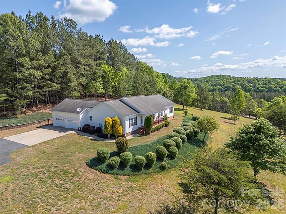 4th image of 456 River Rd