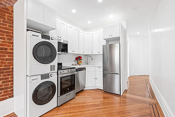 1st image of 516 12th St #3A