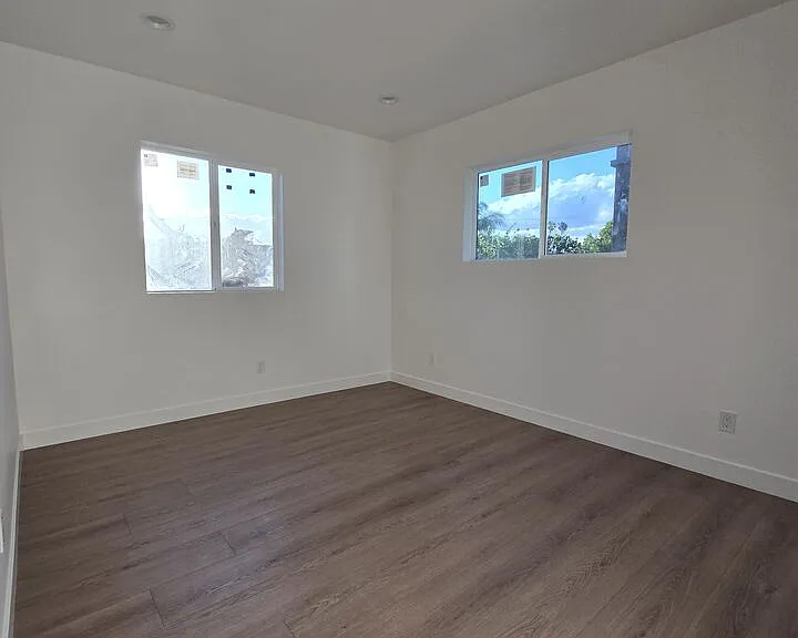 10827 1/2 Peach Grove St #1/2 — Photo 6