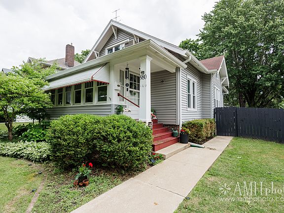 3rd image of 980 S Myrtle Ave