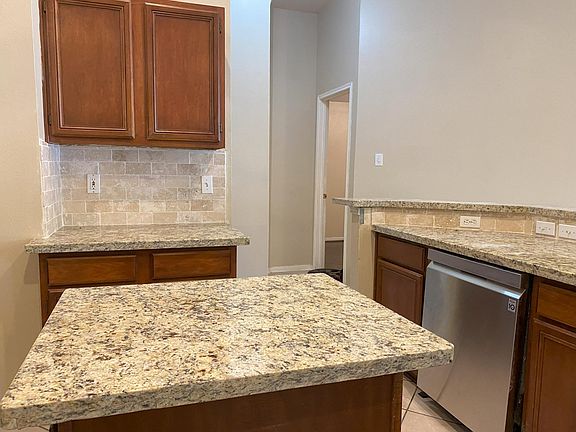 4th image of 4401 Egret Dr