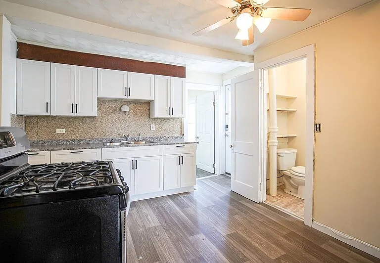 32 Joy St #2R — Photo 3
