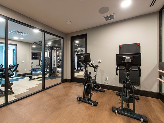 3rd image of 510 W 20th St #1-1128