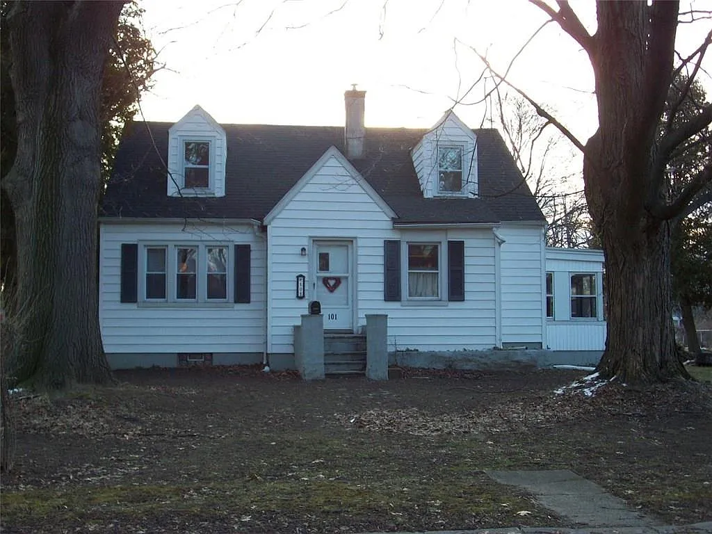 101 Belmont Rd photo 1