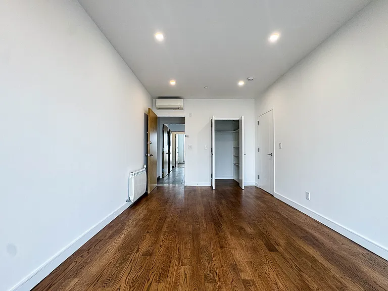 689 Leonard St #3A — Photo 25