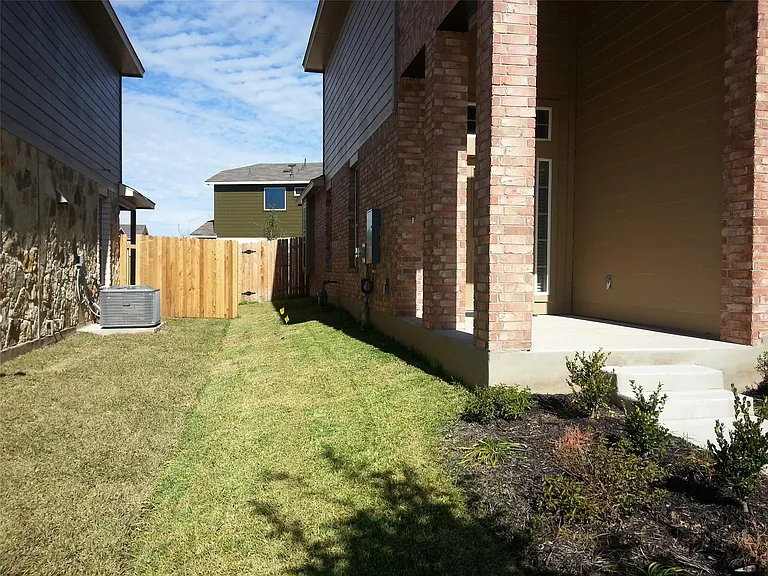2504 McDonald Way — Photo 10