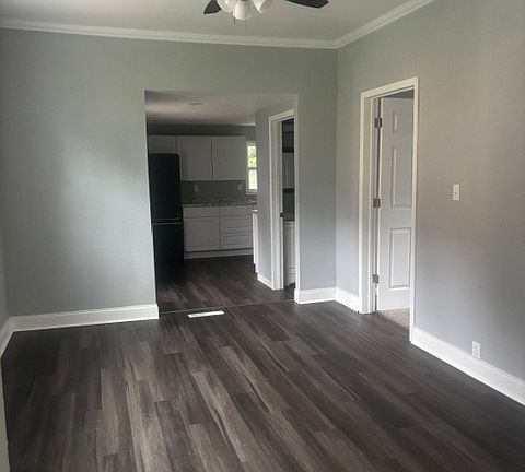 2nd image of 1306 Caroline Ave