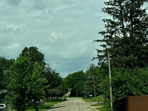 4th image of 840 Carlton Ave