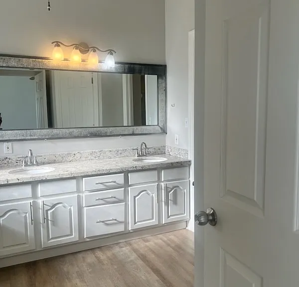 5741 Larch St — Photo 10