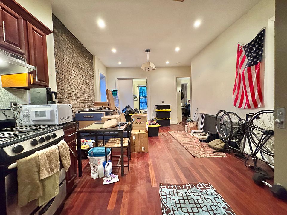1st image of 120 Grattan St APT 4L