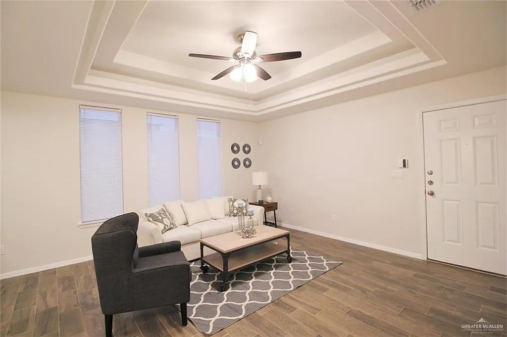 2 bed, 2.0 bath, 957 sqft, $1,095 — Photo 4