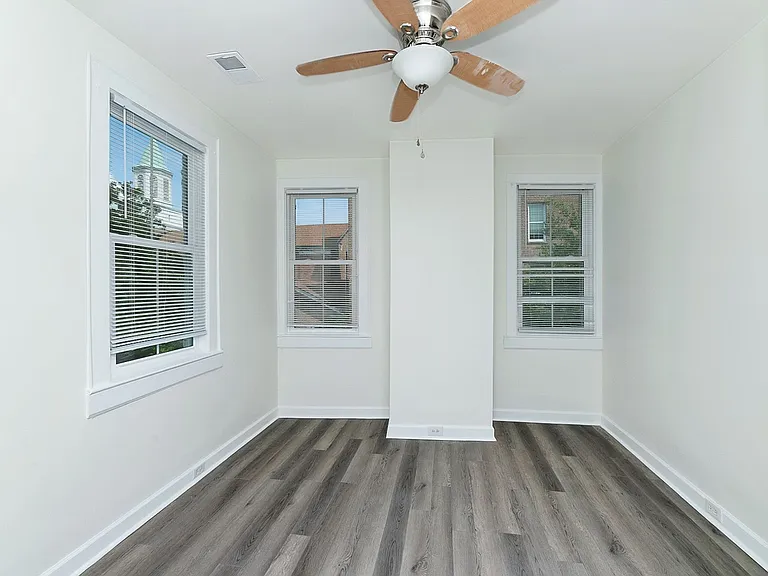 25 1/2 Maverick St — Photo 14