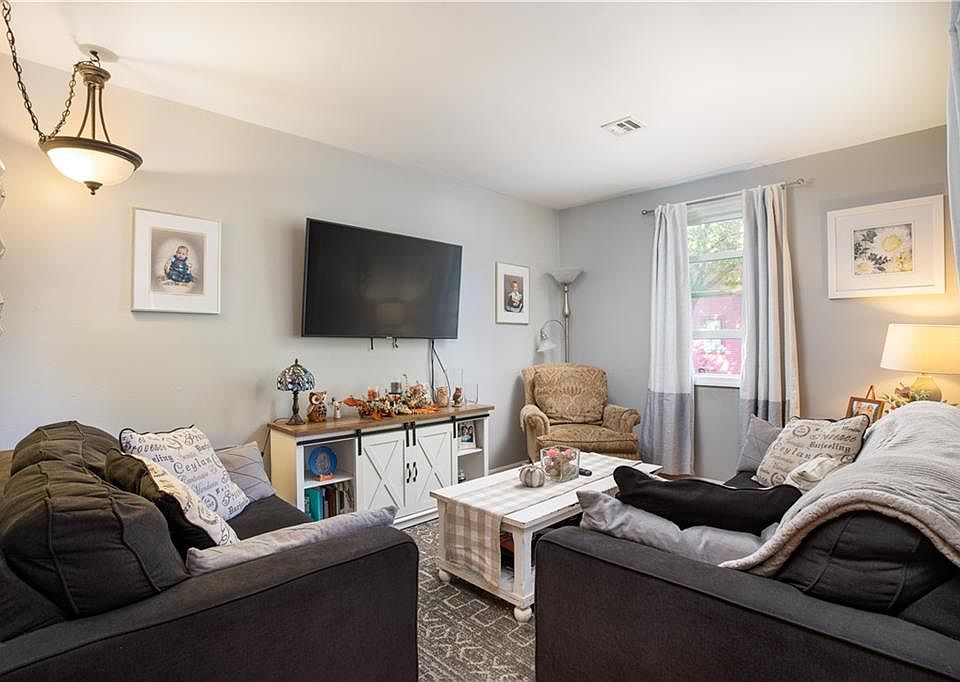 79 Duke St UNIT 2, East Greenwich, RI 02818 Zillow