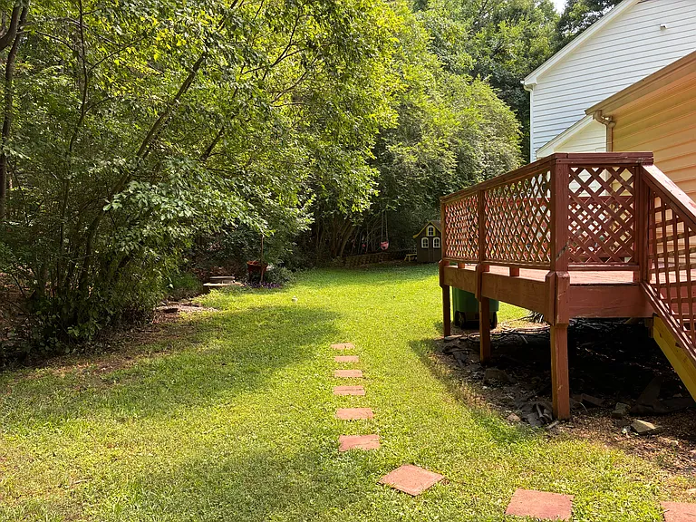 306 W Wyatts Pond Ln — Photo 4