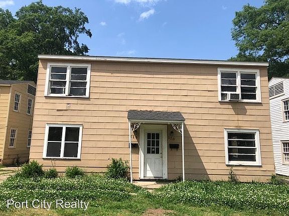 2nd image of 118 E Olive St
