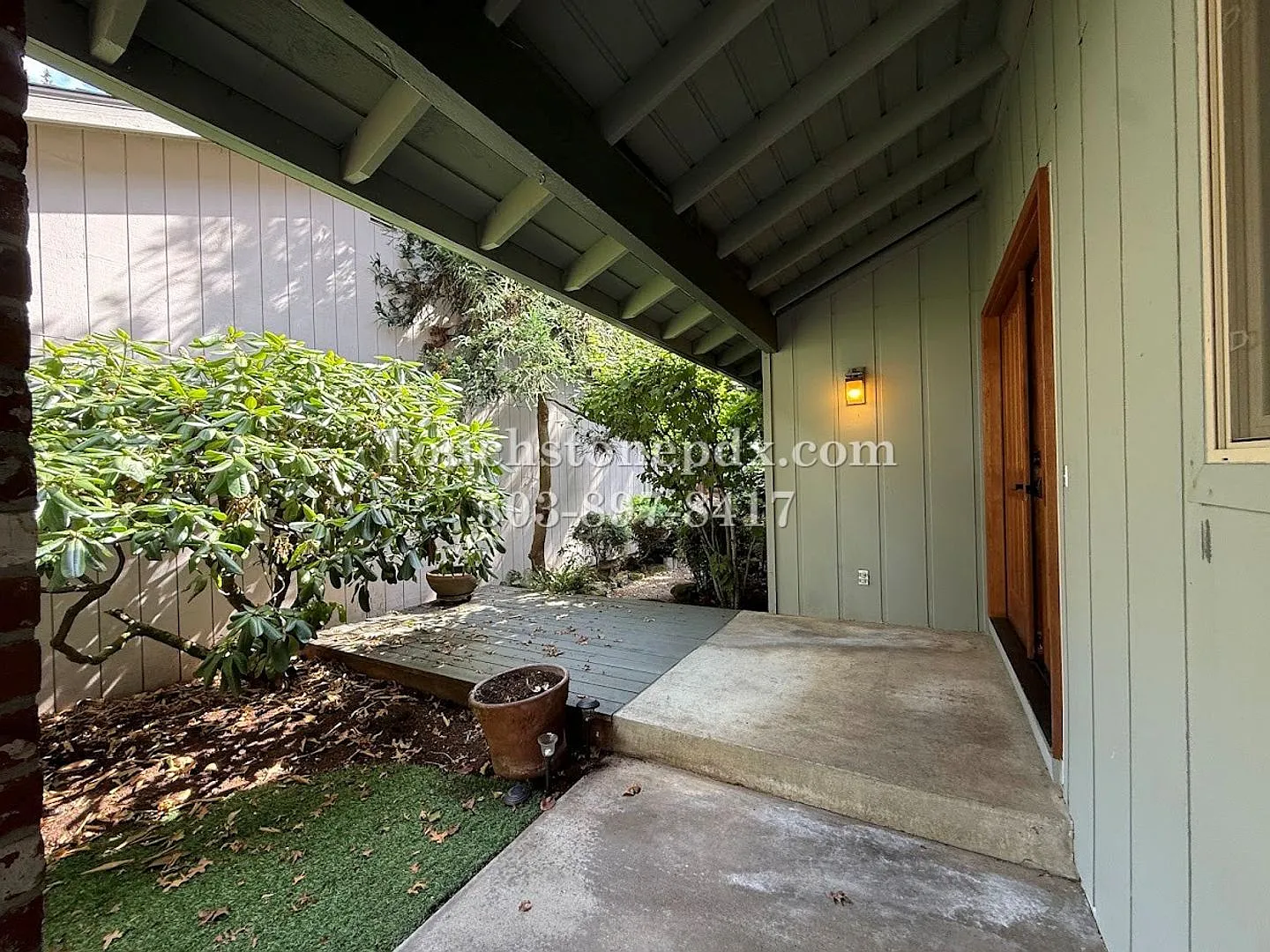Classic 3 BD 2 BA Large Home with Amazing Yard! — Photo 4