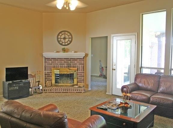 2nd image of 1203 Old Knoll Dr