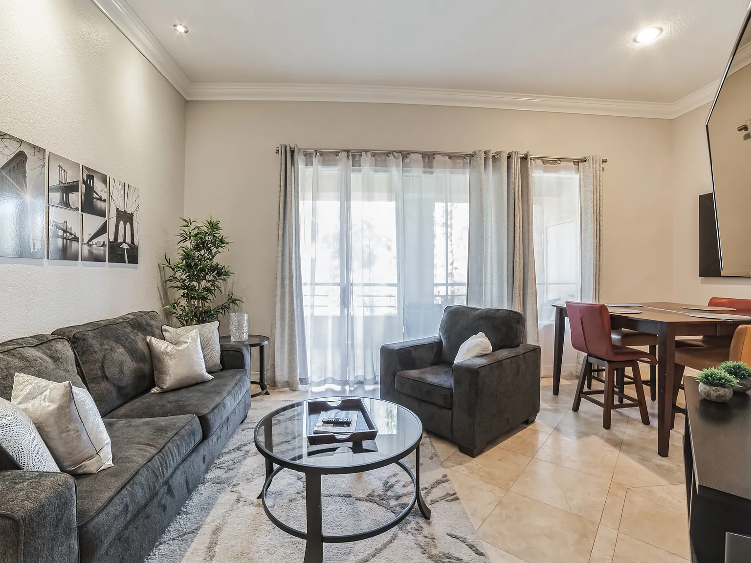 Top Floor Condo in heart of Las Vegas! Resorts amenities! — Photo 3