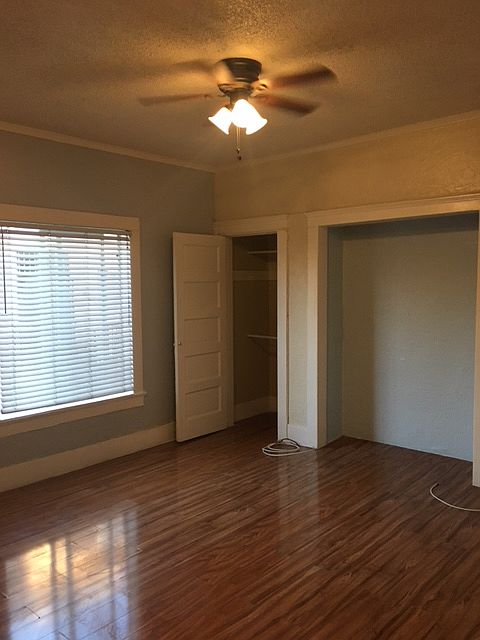2nd image of 4266 Melrose Ave APT 22