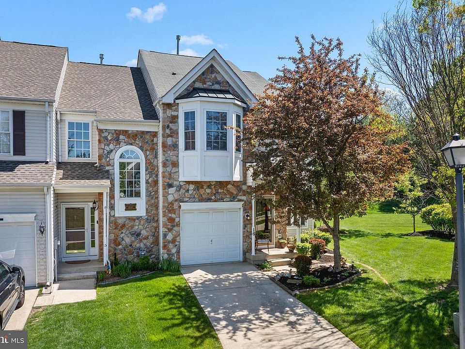 1st image of 16 Farmington Ct