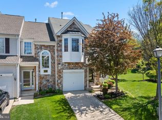16 Farmington Ct, Bordentown, NJ 08505