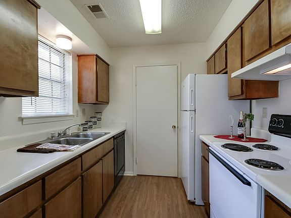 2nd image of 6934 Country Manor Dr #2565FS