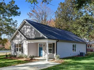 842 Crescent Dr, Reidsville, NC 27320